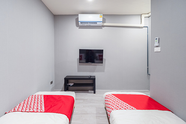 OYO 615 Bossa House Hostel & Cafe