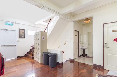 او وای او 716 بانکوک چک این