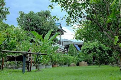 سور ووراپین تای هوم