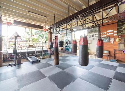 سور ووراپین تای هوم