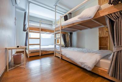 تیدجای بانکوک هاستل