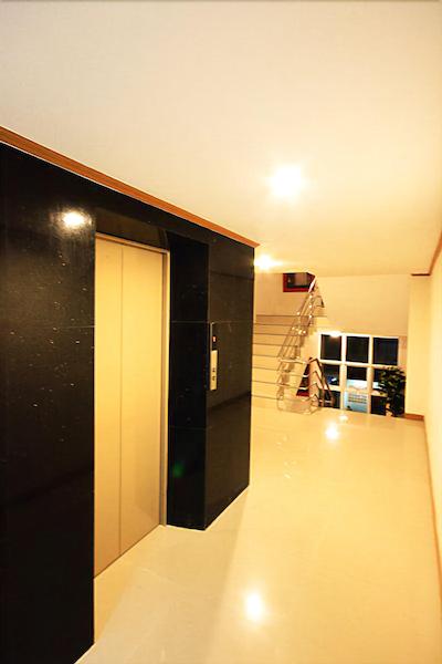 د چاتو لاکچری سرویسد آپارتمان