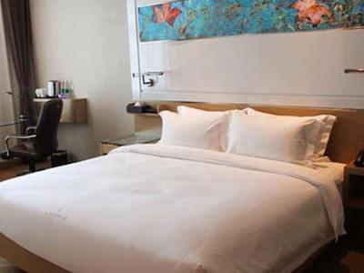 لاوانده هتل گوانگژو تایکو هویی پلازا شیپای کای