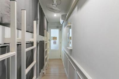 راتانا بوتیک هاستل