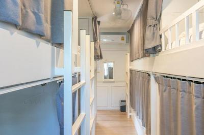 راتانا بوتیک هاستل