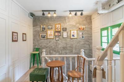 راتانا بوتیک هاستل