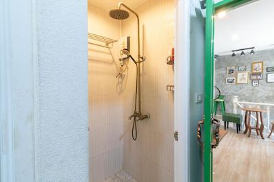 راتانا بوتیک هاستل