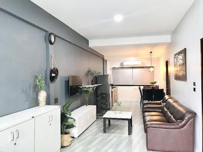 د سیلور استاگ 5 مینز بی تی اس 9 مینز جی مارکت