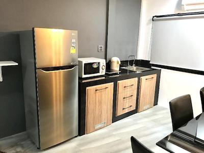 د سیلور استاگ 5 مینز بی تی اس 9 مینز جی مارکت