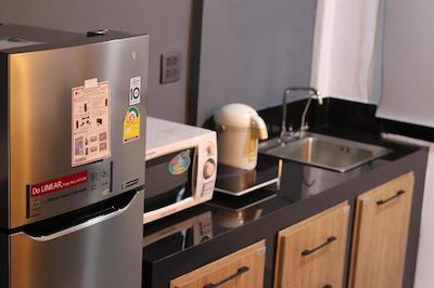 د سیلور استاگ 5 مینز بی تی اس 9 مینز جی مارکت