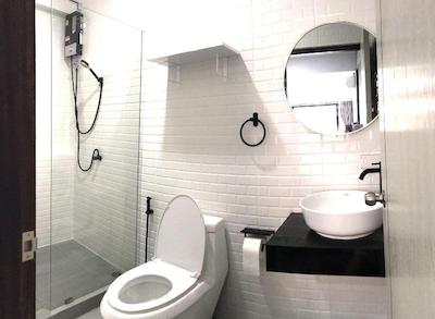 د سیلور استاگ 5 مینز بی تی اس 9 مینز جی مارکت