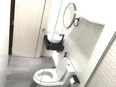 د سیلور استاگ 5 مینز بی تی اس 9 مینز جی مارکت