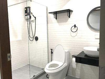 د سیلور استاگ 5 مینز بی تی اس 9 مینز جی مارکت