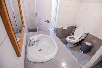 تی سمی هاوس هاستل