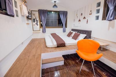 تی سمی هاوس هاستل