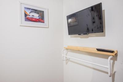 تی سمی هاوس هاستل