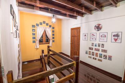 تی سمی هاوس هاستل