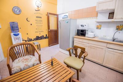 تی سمی هاوس هاستل