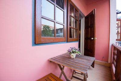 تی سمی هاوس هاستل