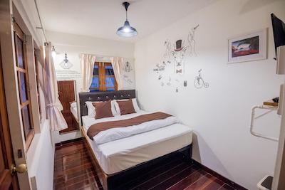 تی سمی هاوس هاستل