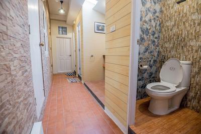 تی سمی هاوس هاستل