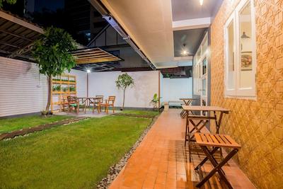 تی سمی هاوس هاستل