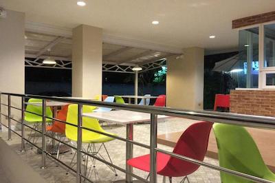 د گاردن لیوینگ