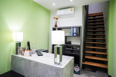 د ام پول ویلاز بانکوک بی تی اس اکامای