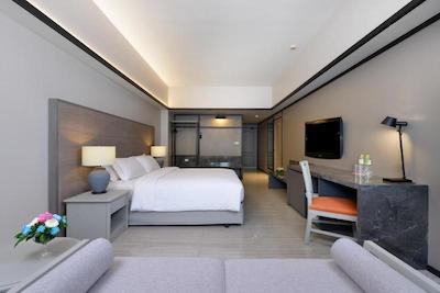 تینیدی هتل بانکوک گلف کلاب