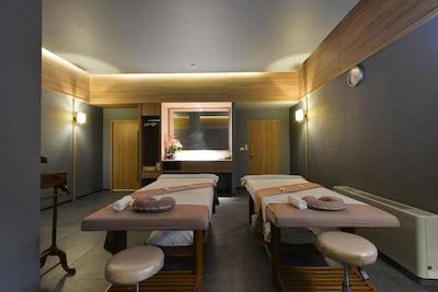 تینیدی هتل بانکوک گلف کلاب