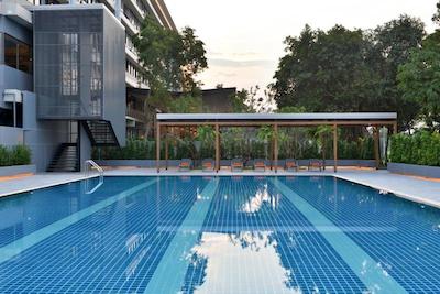 تینیدی هتل بانکوک گلف کلاب