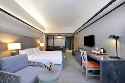 تینیدی هتل بانکوک گلف کلاب