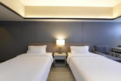 تینیدی هتل بانکوک گلف کلاب