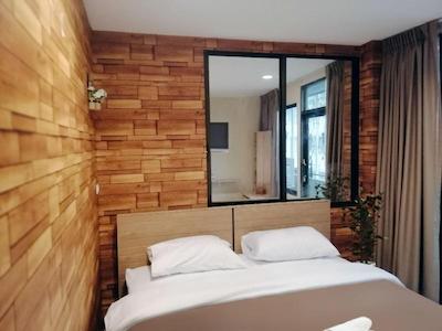 وایت هاوس هاستل