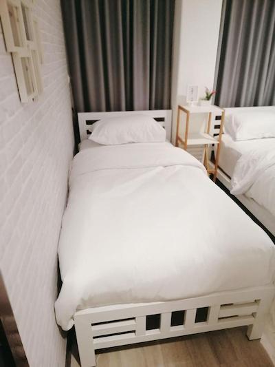 وایت هاوس هاستل