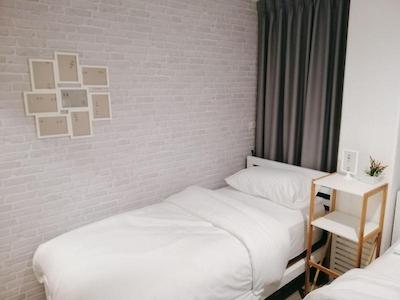 وایت هاوس هاستل