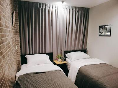 وایت هاوس هاستل