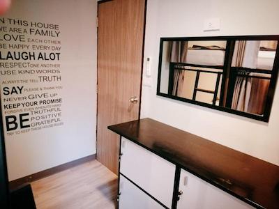 وایت هاوس هاستل