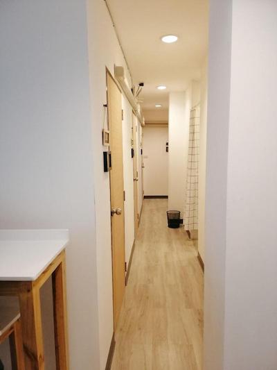 وایت هاوس هاستل