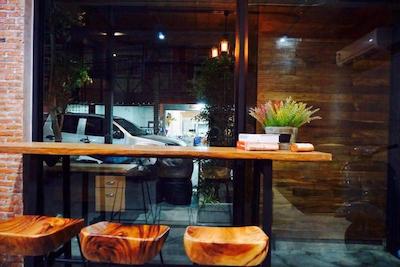 یوتاکا د هاستل بانگوک