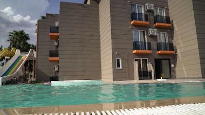 دیونیسوز هتل