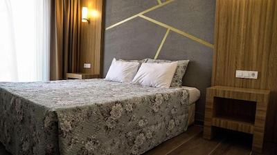 دیونیسوز هتل