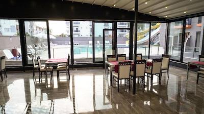 دیونیسوز هتل