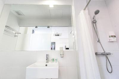 زن روم مکنزی