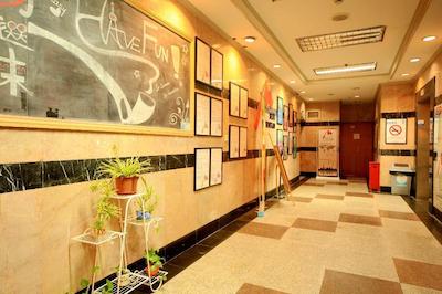 شانگهای بلو ماونتین باند یات هاستل