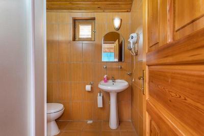 لیکیا یانارتاس بانگالوز