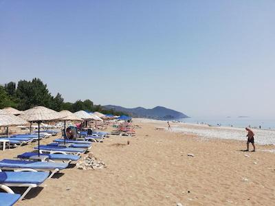 لیکیا یانارتاس بانگالوز