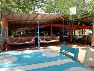 لیکیا یانارتاس بانگالوز