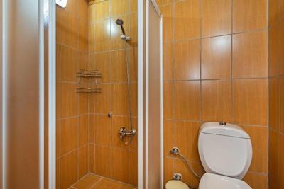 لیکیا یانارتاس بانگالوز