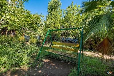 لیکیا یانارتاس بانگالوز